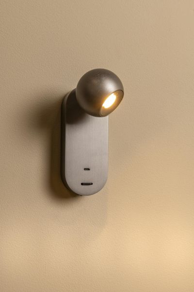 Lucide MONTANA - Wall light - LED - CCT - 1x6,3W 2700K/4000K - With USB charging point - Grey iron - Premium